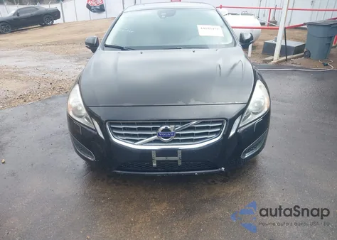 2013 Volvo S60 T5 из США, поврежденный, VIN YV1612FS1D1233133